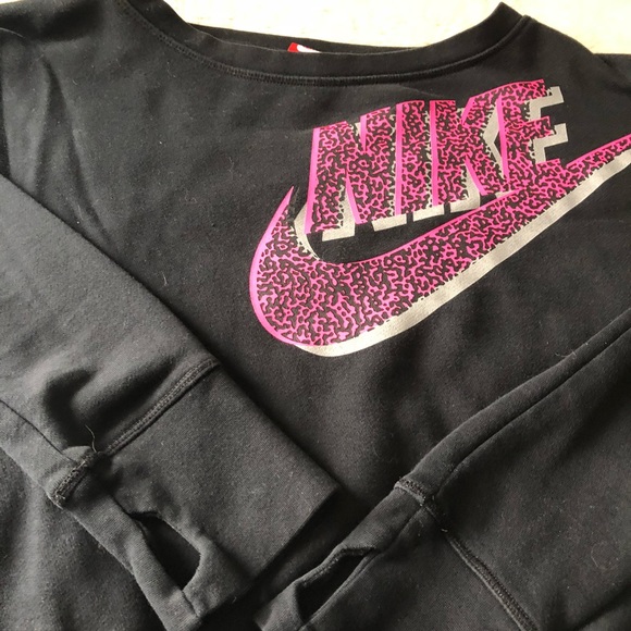 nike sweatshirt with thumb holes